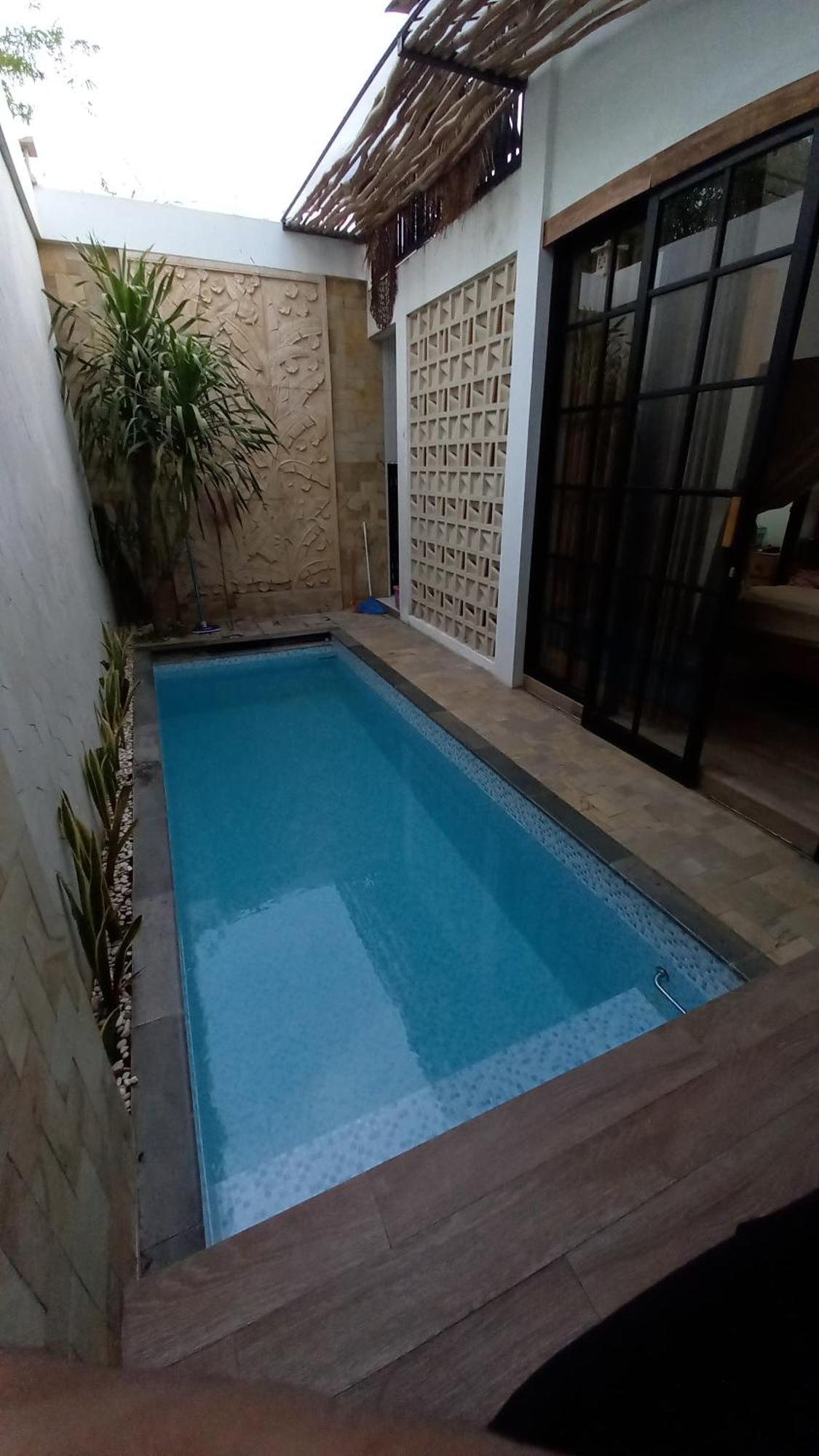 Luxury Room With Pool At Vila Raima Gresik Exterior foto